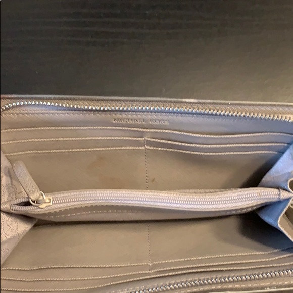 Michael kors wallet - Picture 6 of 6